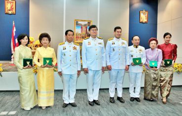 %e0%b8%9e%e0%b8%b4%e0%b8%98%e0%b8%b5%e0%b8%a3%e0%b8%b1%e0%b8%9a%e0%b8%9e%e0%b8%a3%e0%b8%b0%e0%b8%a3%e0%b8%b2%e0%b8%8a%e0%b8%97%e0%b8%b2%e0%b8%99%e0%b9%80%e0%b8%84%e0%b8%a3%e0%b8%b7%e0%b9%88%e0%b8%ad