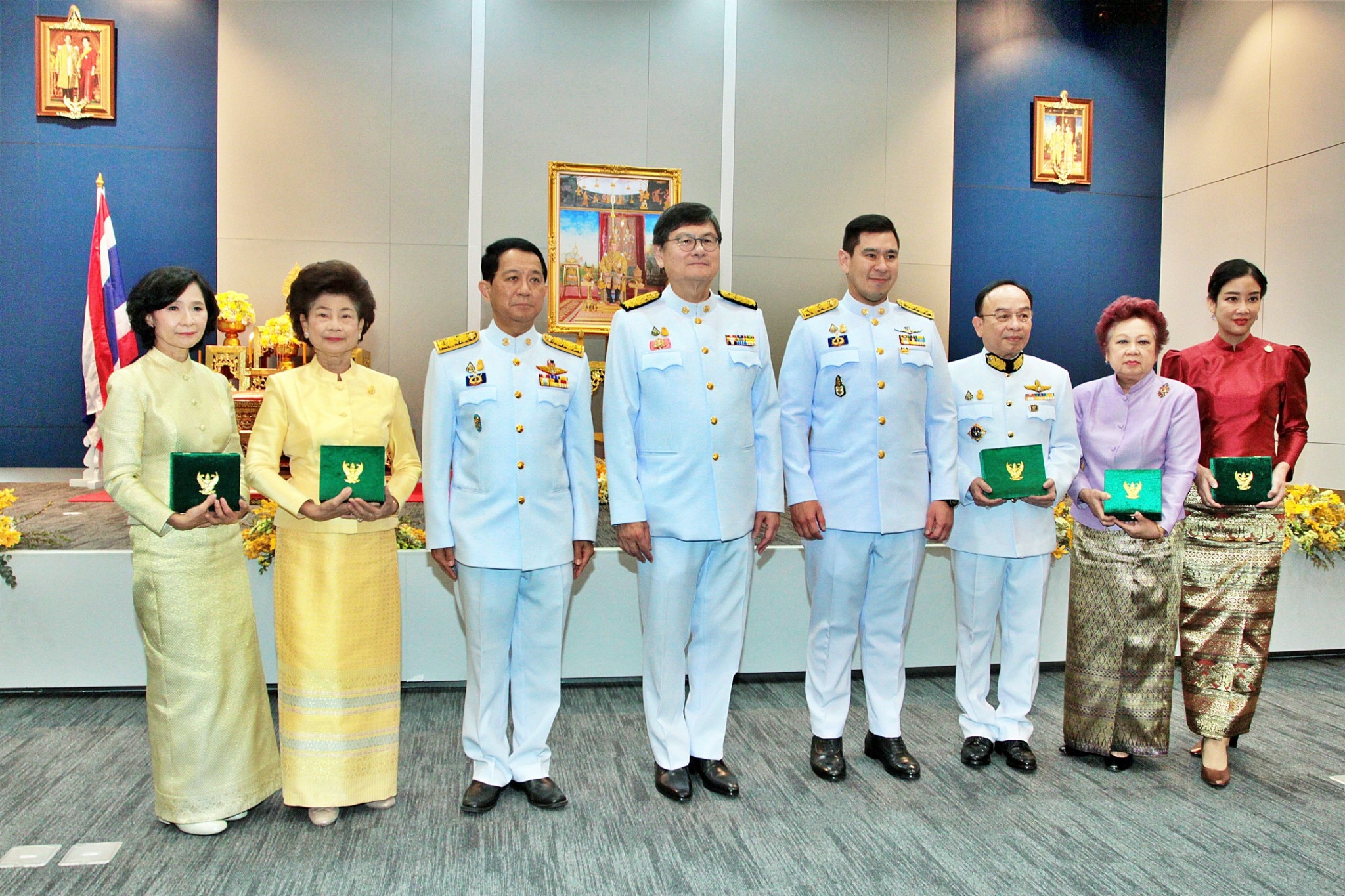 %e0%b8%9e%e0%b8%b4%e0%b8%98%e0%b8%b5%e0%b8%a3%e0%b8%b1%e0%b8%9a%e0%b8%9e%e0%b8%a3%e0%b8%b0%e0%b8%a3%e0%b8%b2%e0%b8%8a%e0%b8%97%e0%b8%b2%e0%b8%99%e0%b9%80%e0%b8%84%e0%b8%a3%e0%b8%b7%e0%b9%88%e0%b8%ad