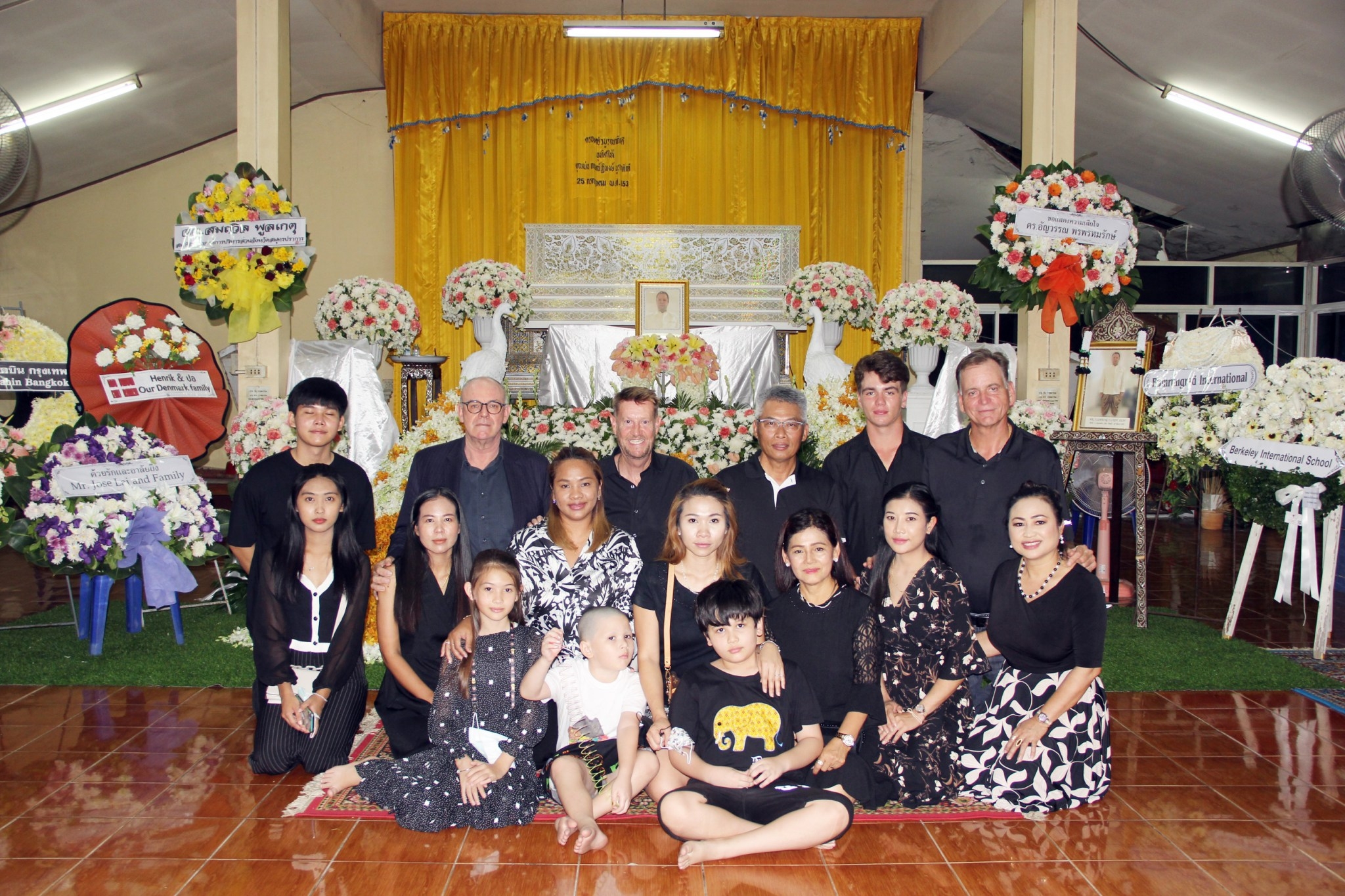 %e0%b8%84%e0%b8%a3%e0%b8%ad%e0%b8%9a%e0%b8%84%e0%b8%a3%e0%b8%b1%e0%b8%a7%e0%b8%aa%e0%b9%82%e0%b8%84%e0%b8%9f-%e0%b8%88%e0%b8%b1%e0%b8%94%e0%b8%9e%e0%b8%b4%e0%b8%98%e0%b8%b5%e0%b8%aa%e0%b8%a7%e0%b8%94